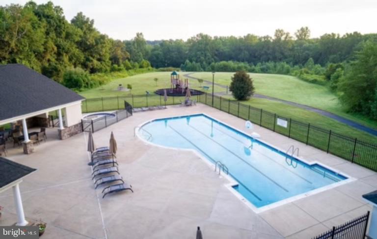 FOX CHASE - Residential