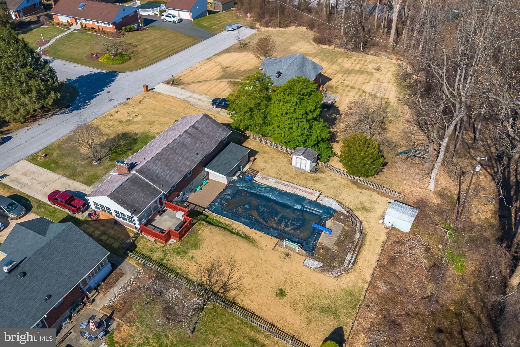 HUNTING LODGE - Residential