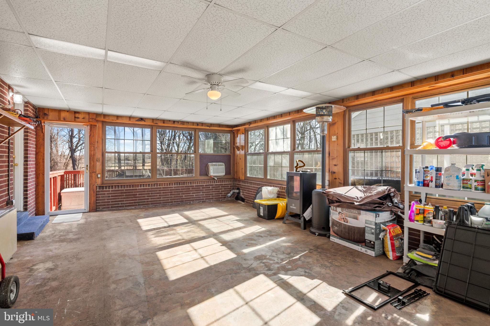 HUNTING LODGE - Residential