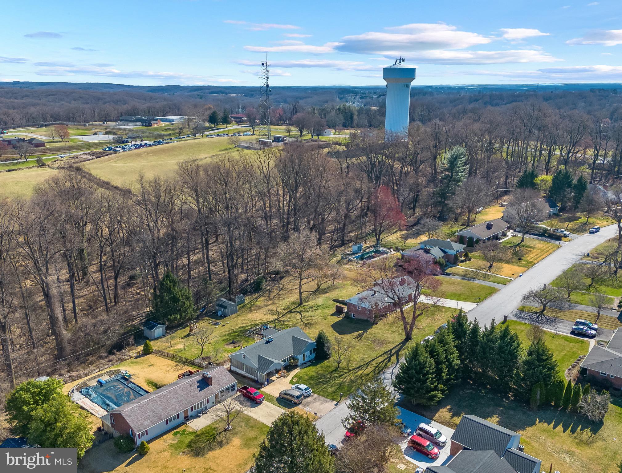 HUNTING LODGE - Residential