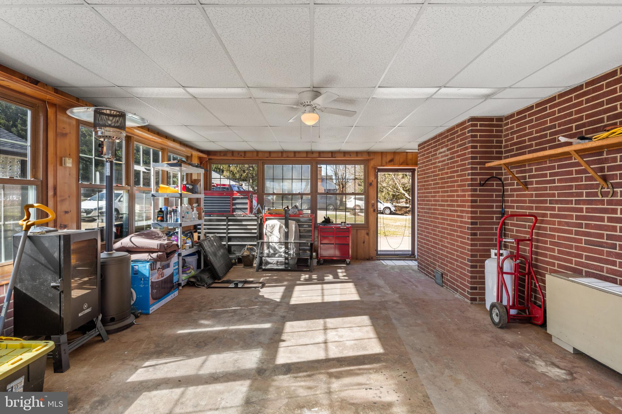 HUNTING LODGE - Residential