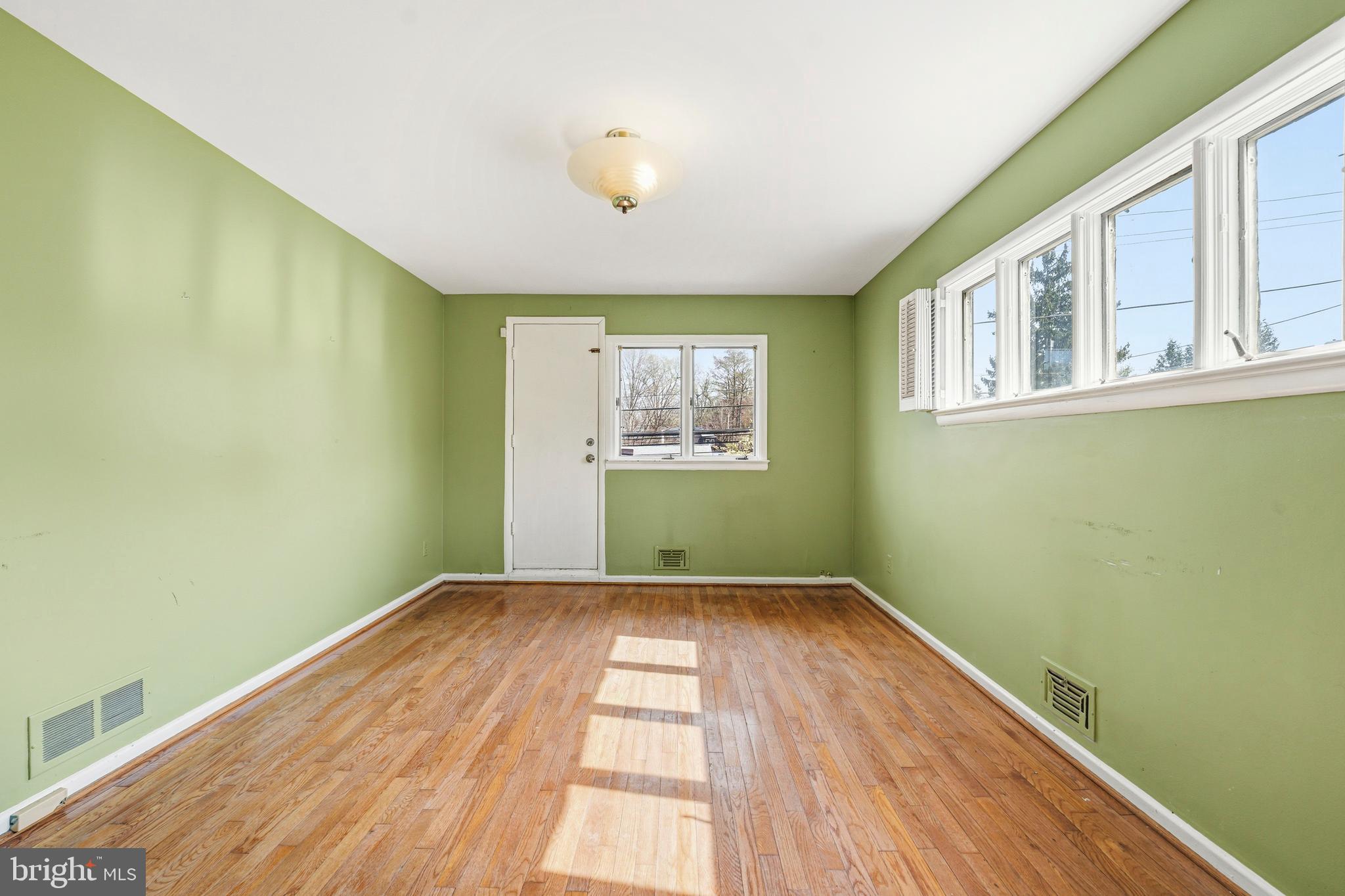 WOODSIDE PARK - Residential