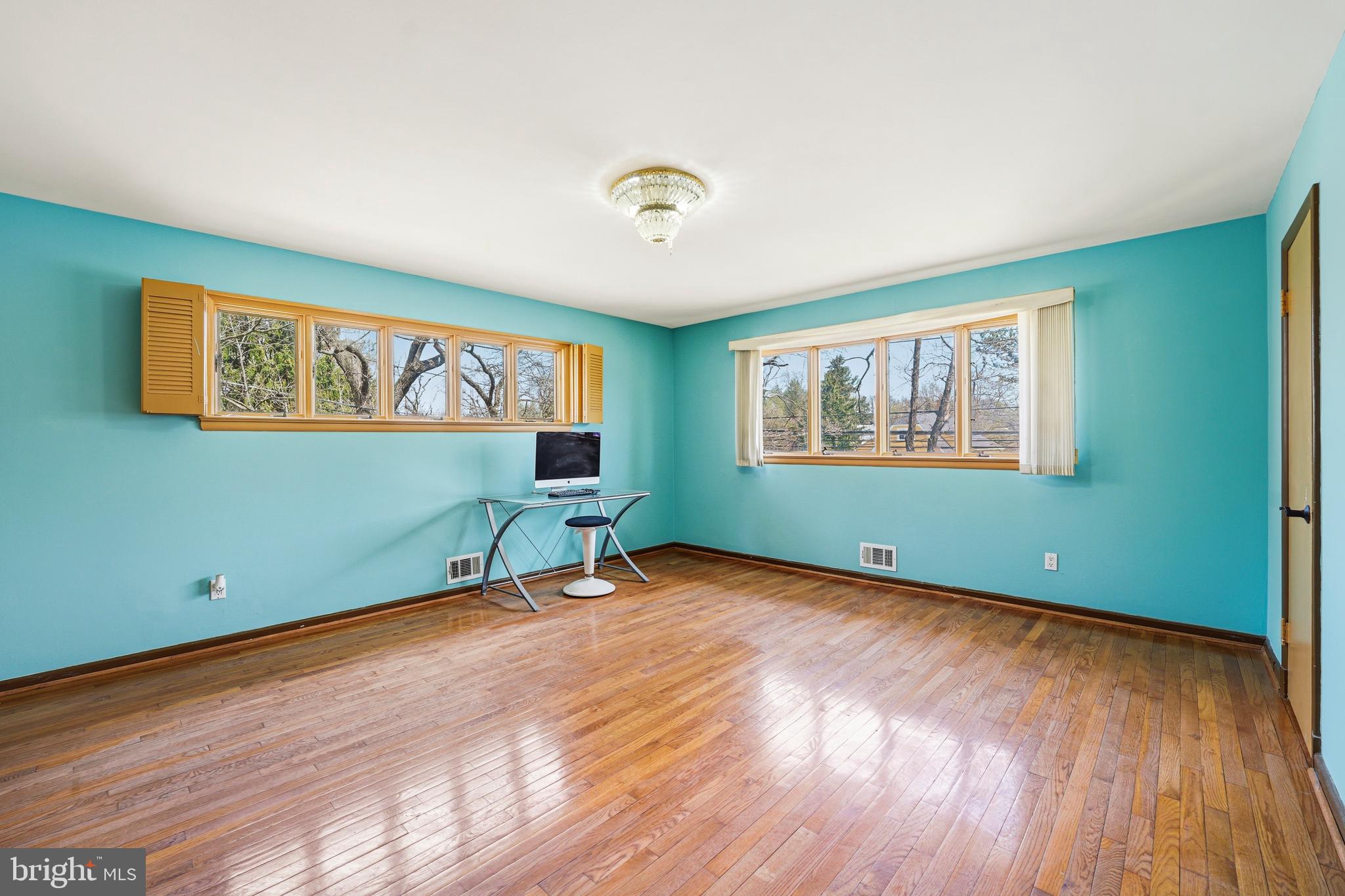 WOODSIDE PARK - Residential
