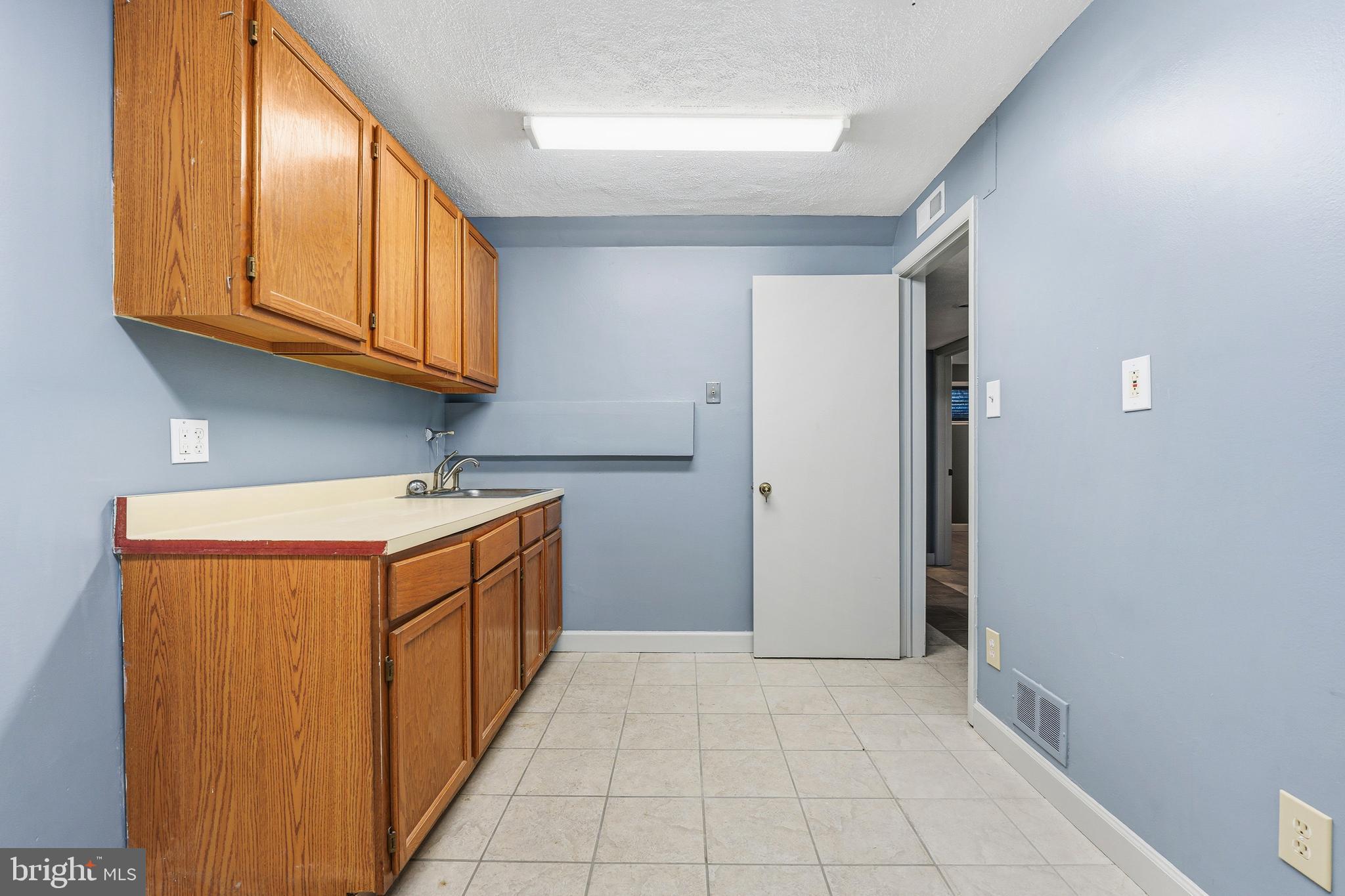 WOODSIDE PARK - Residential