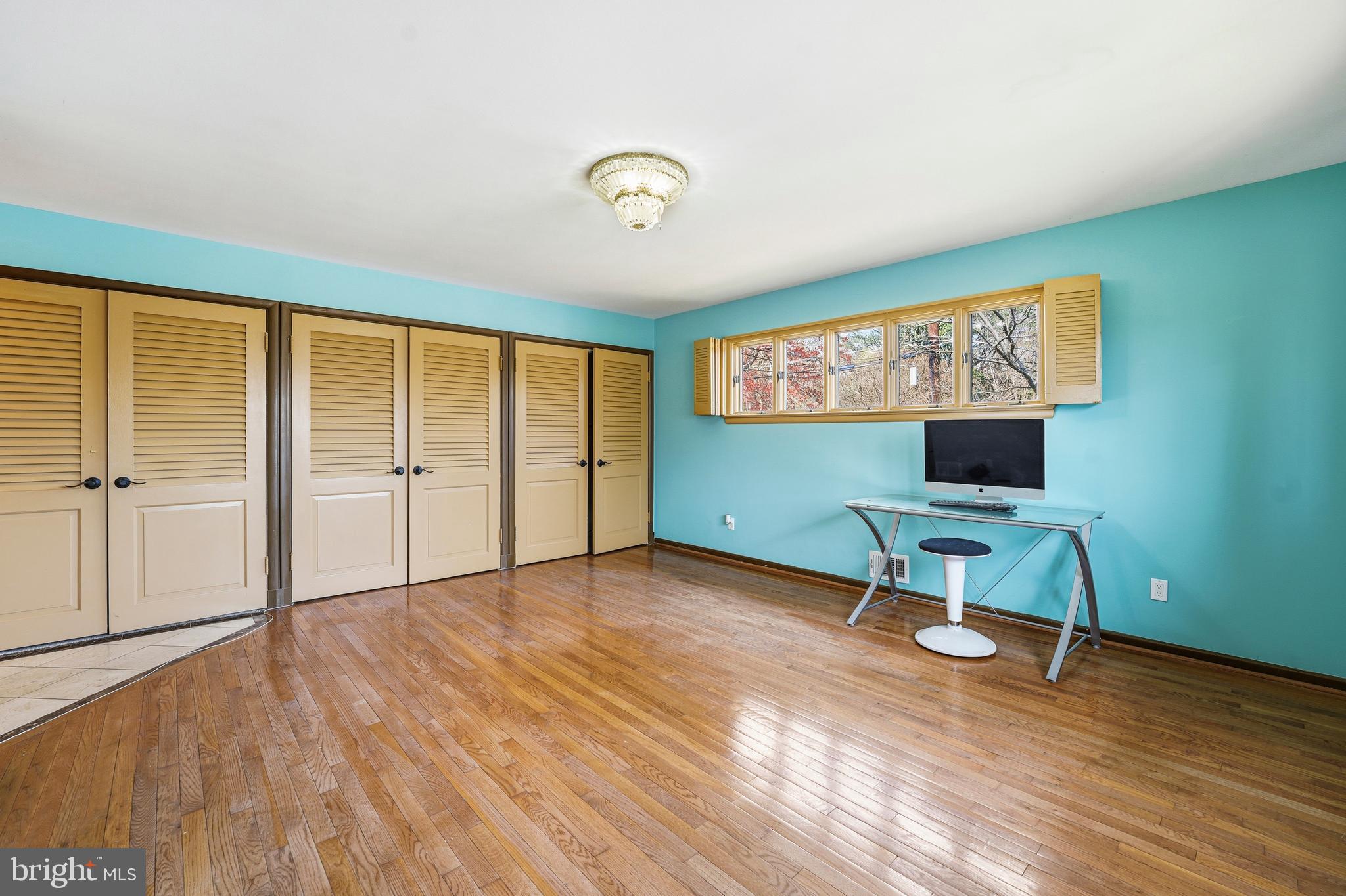 WOODSIDE PARK - Residential
