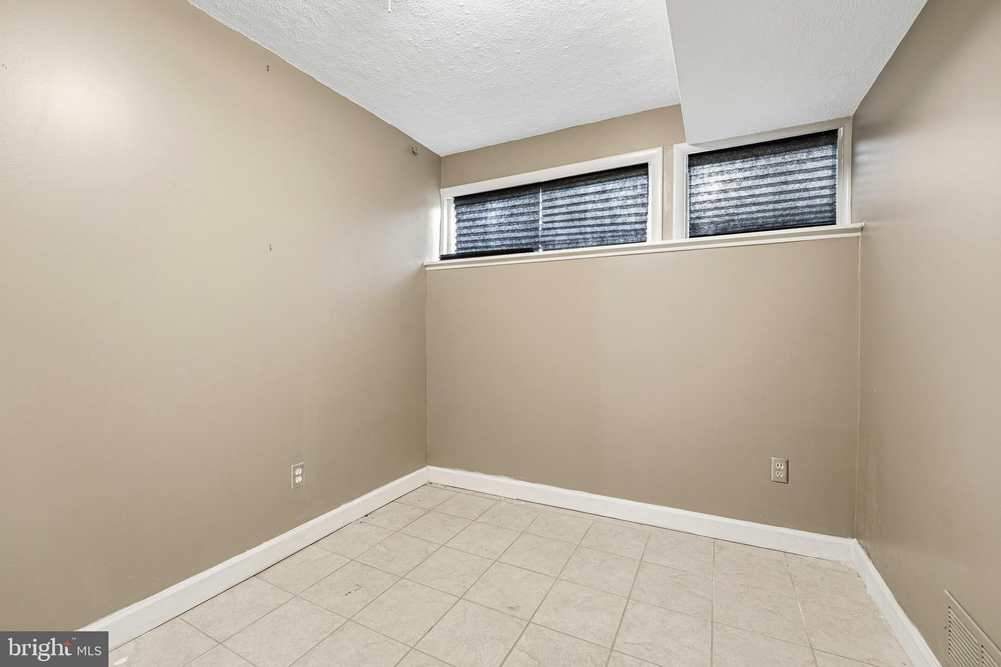 WOODSIDE PARK - Residential