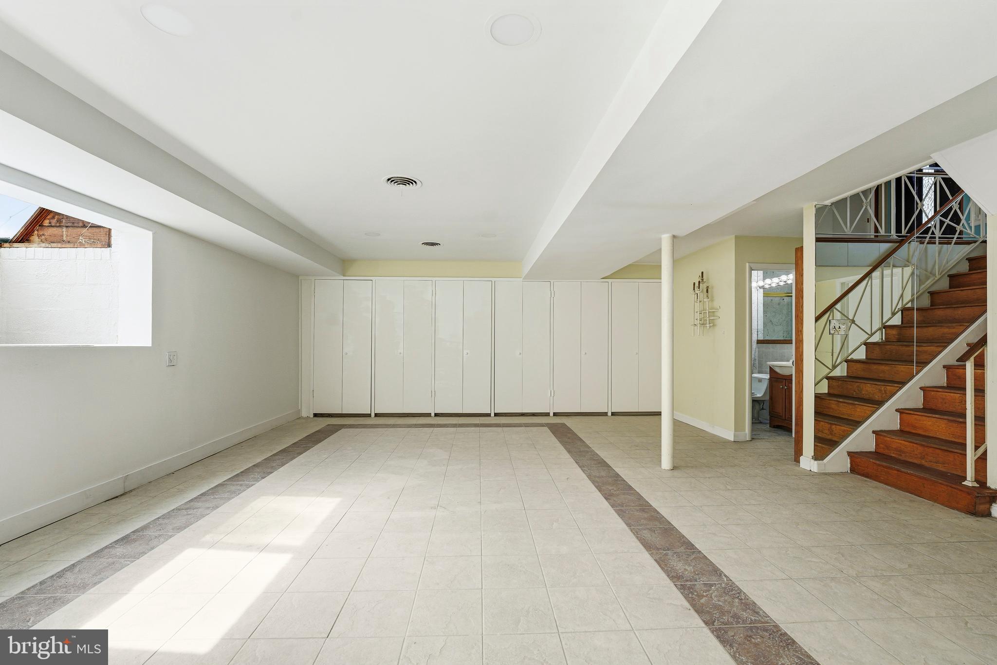 WOODSIDE PARK - Residential