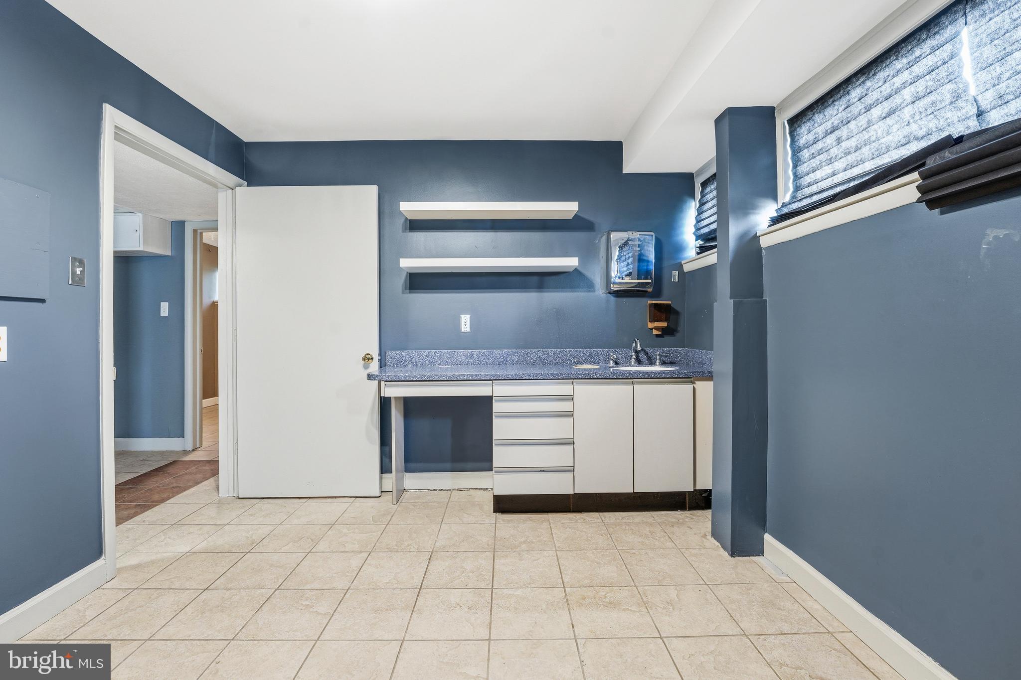 WOODSIDE PARK - Residential