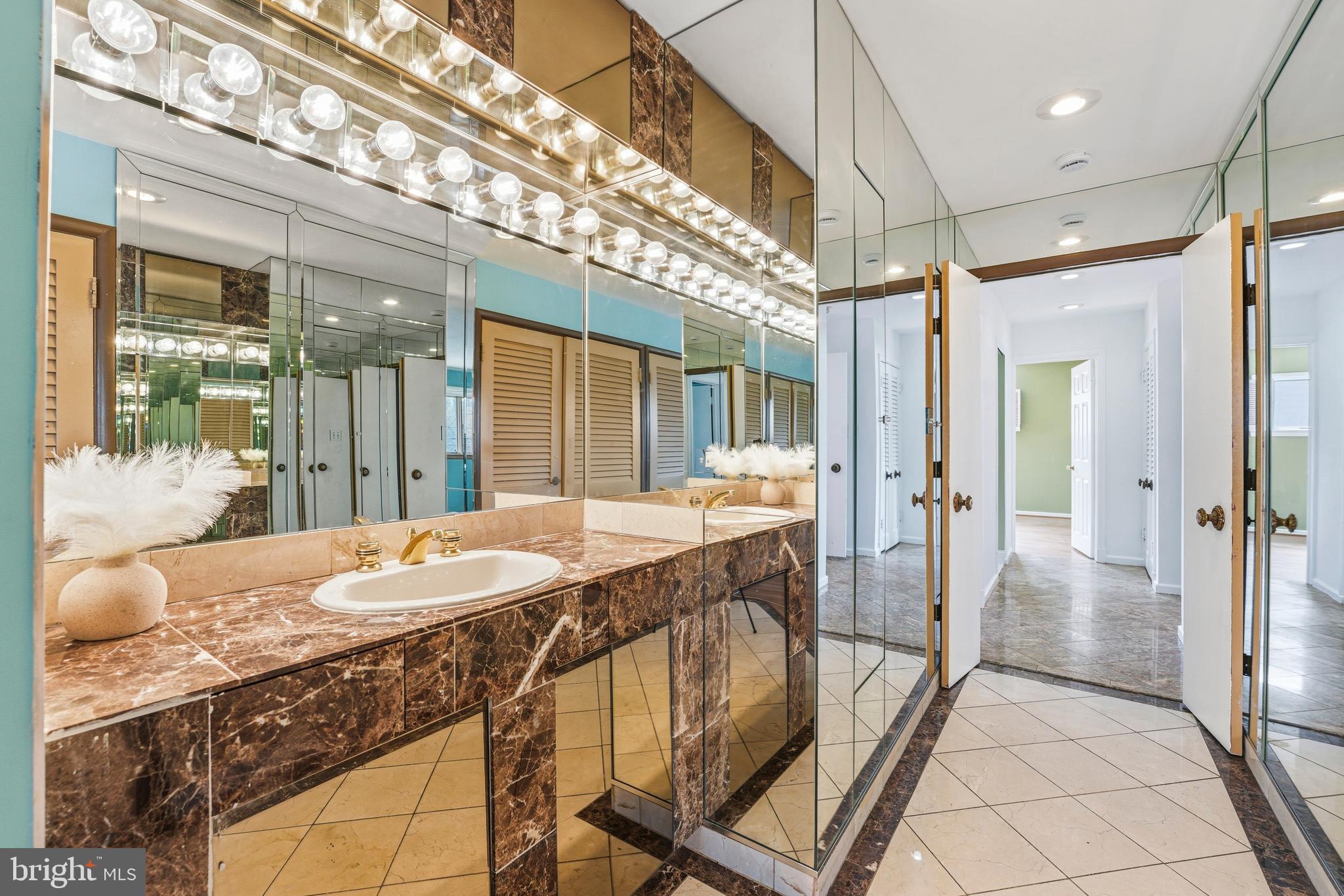 WOODSIDE PARK - Residential