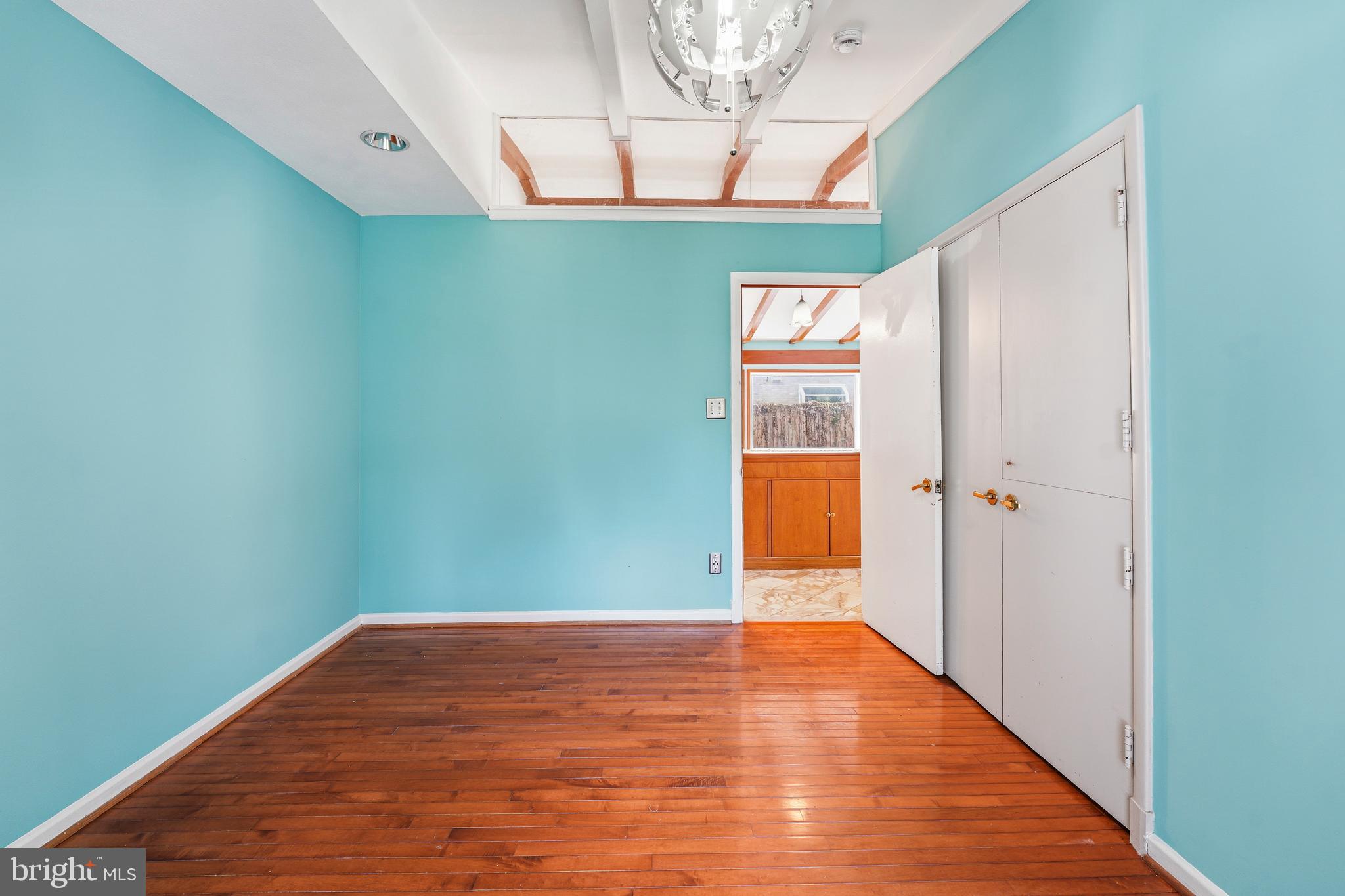 WOODSIDE PARK - Residential