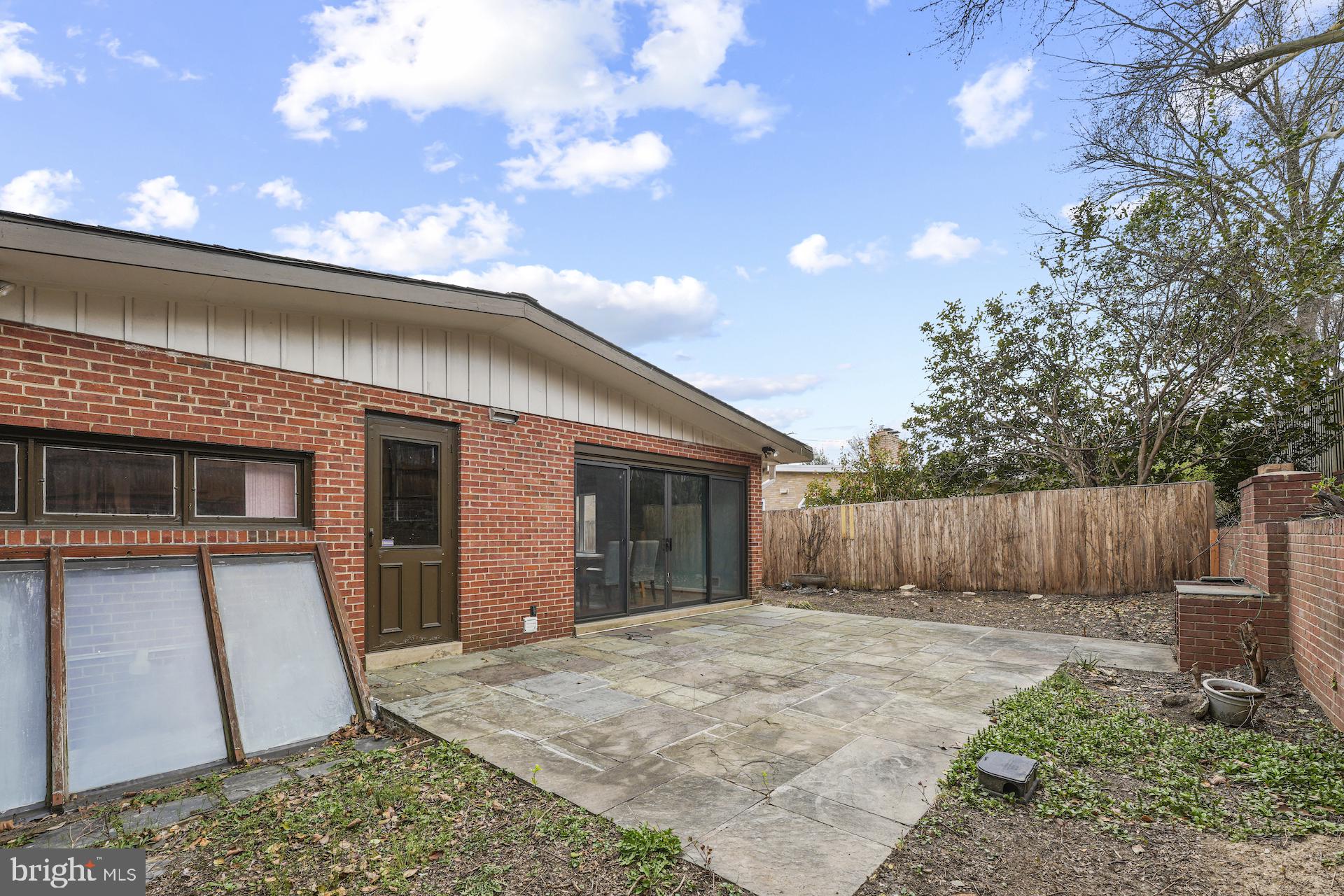 WOODSIDE PARK - Residential