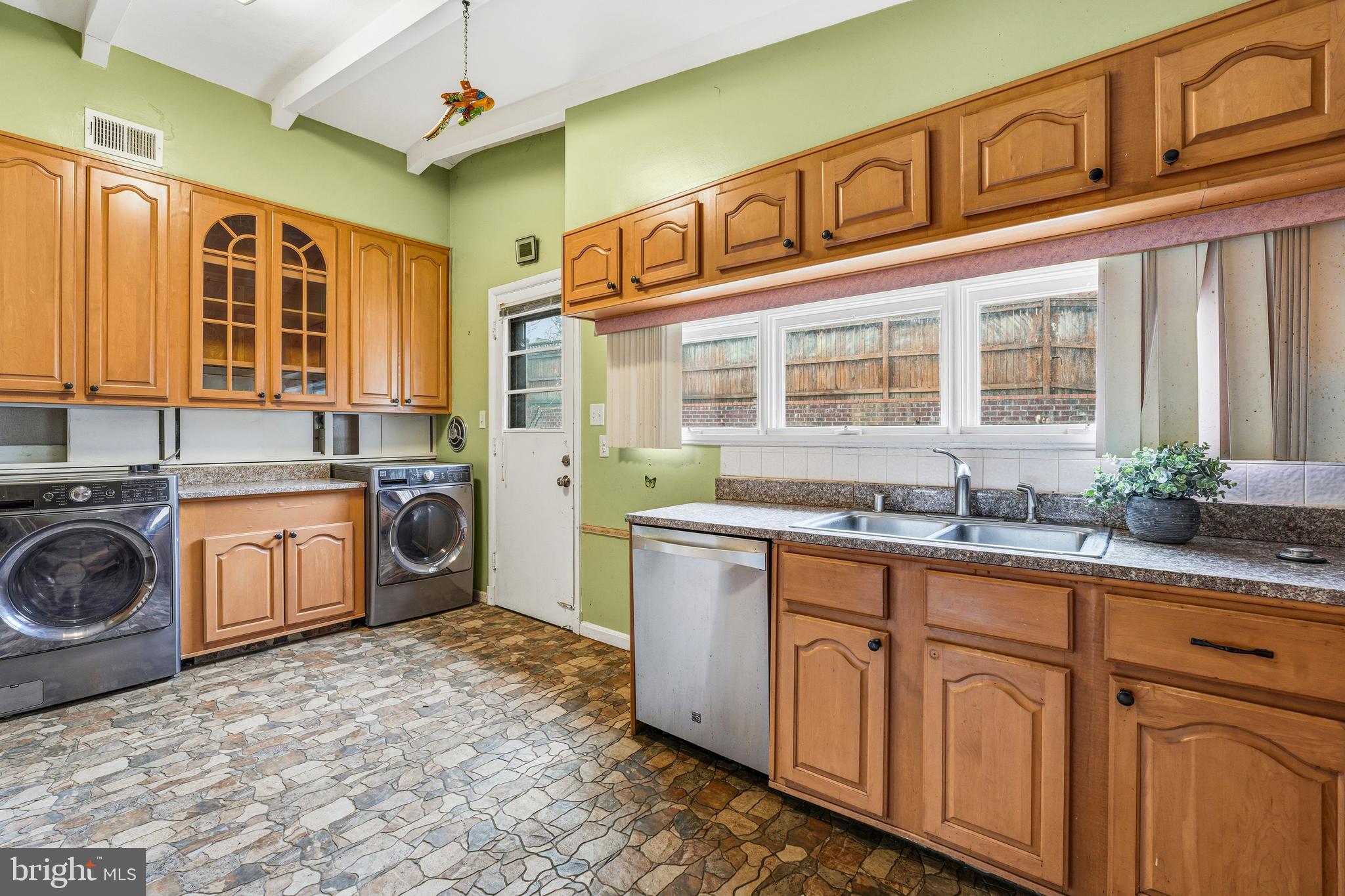 WOODSIDE PARK - Residential