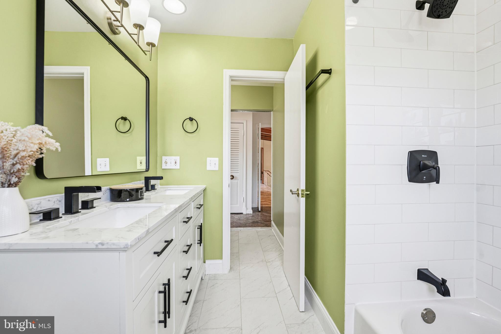 WOODSIDE PARK - Residential