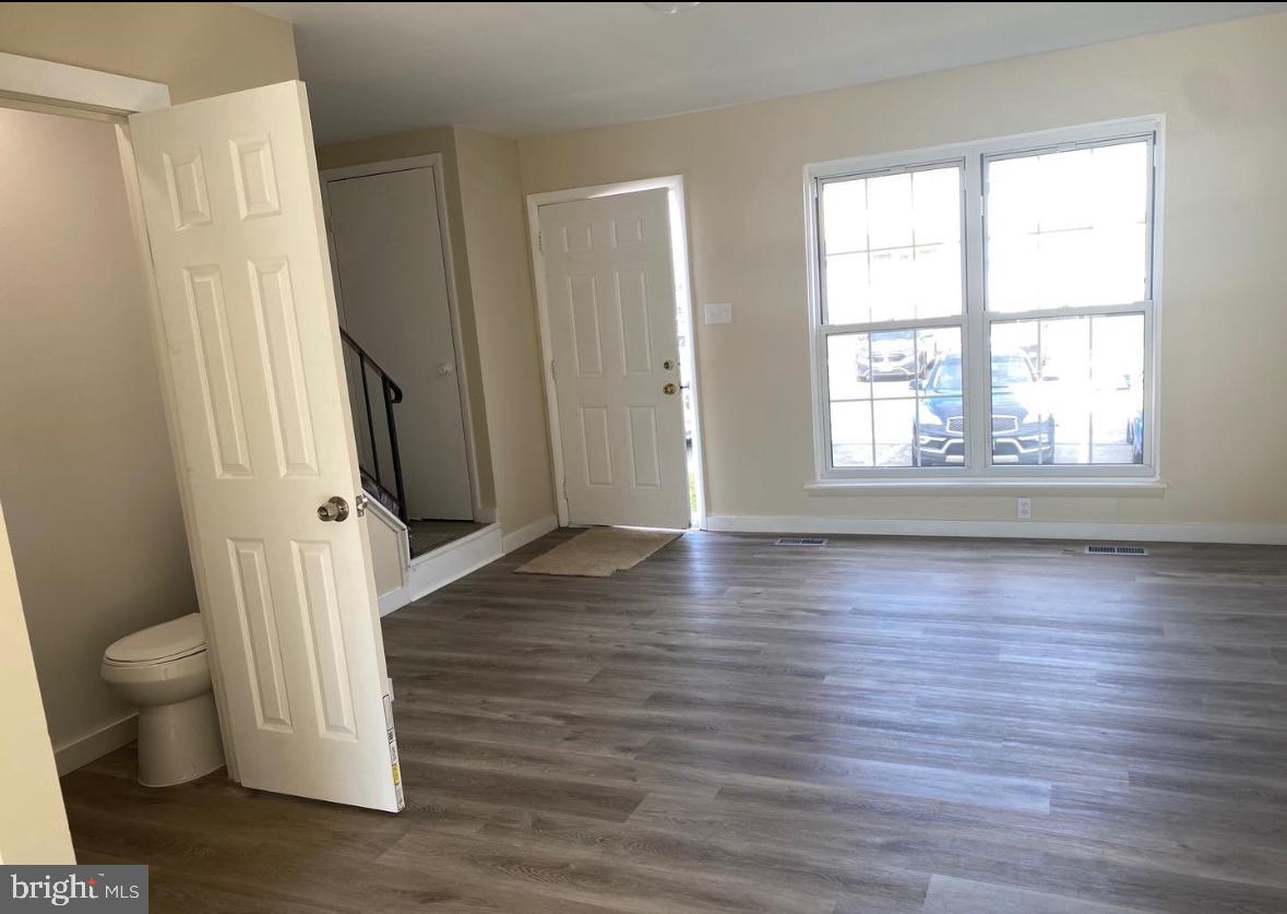 KINGS COURT - Residential Lease