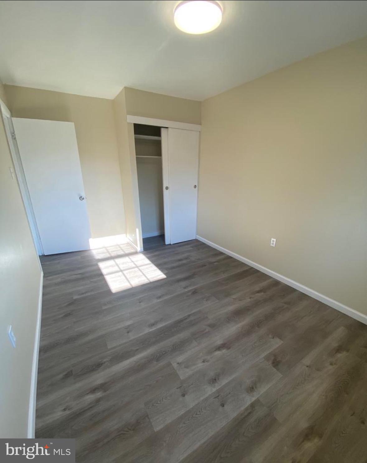 KINGS COURT - Residential Lease