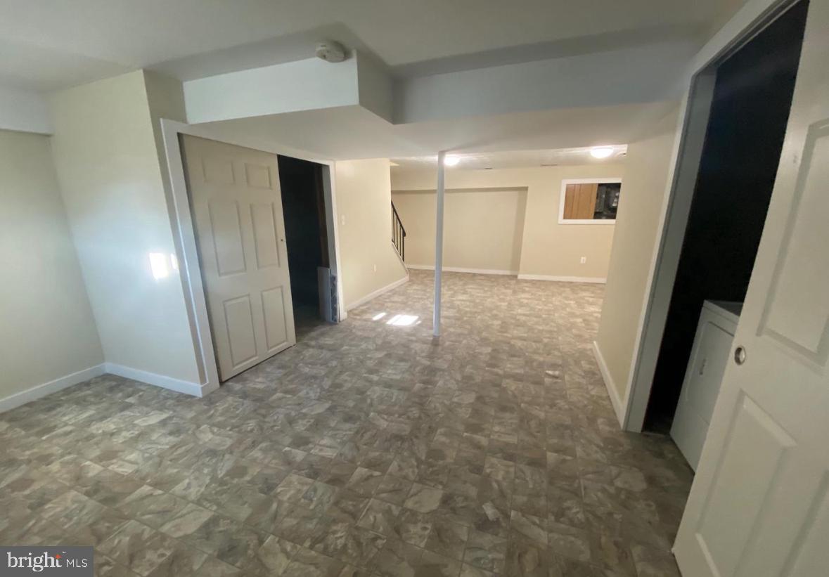 KINGS COURT - Residential Lease