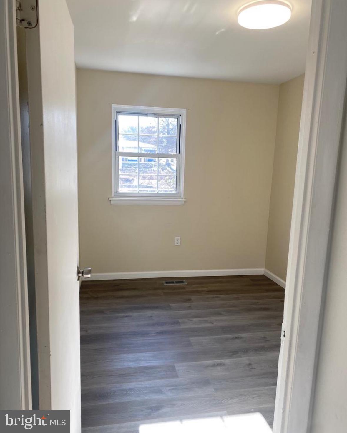 KINGS COURT - Residential Lease