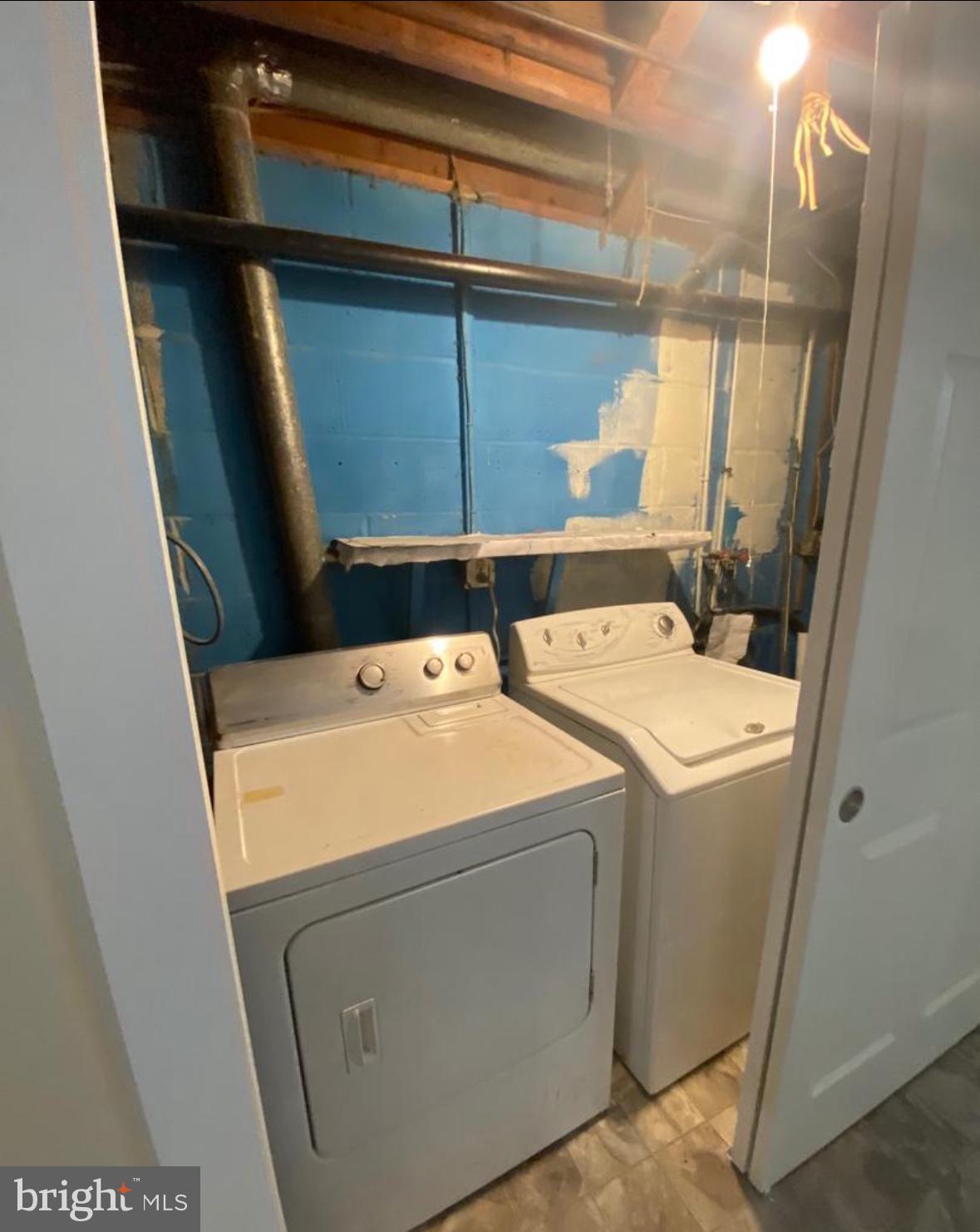 KINGS COURT - Residential Lease