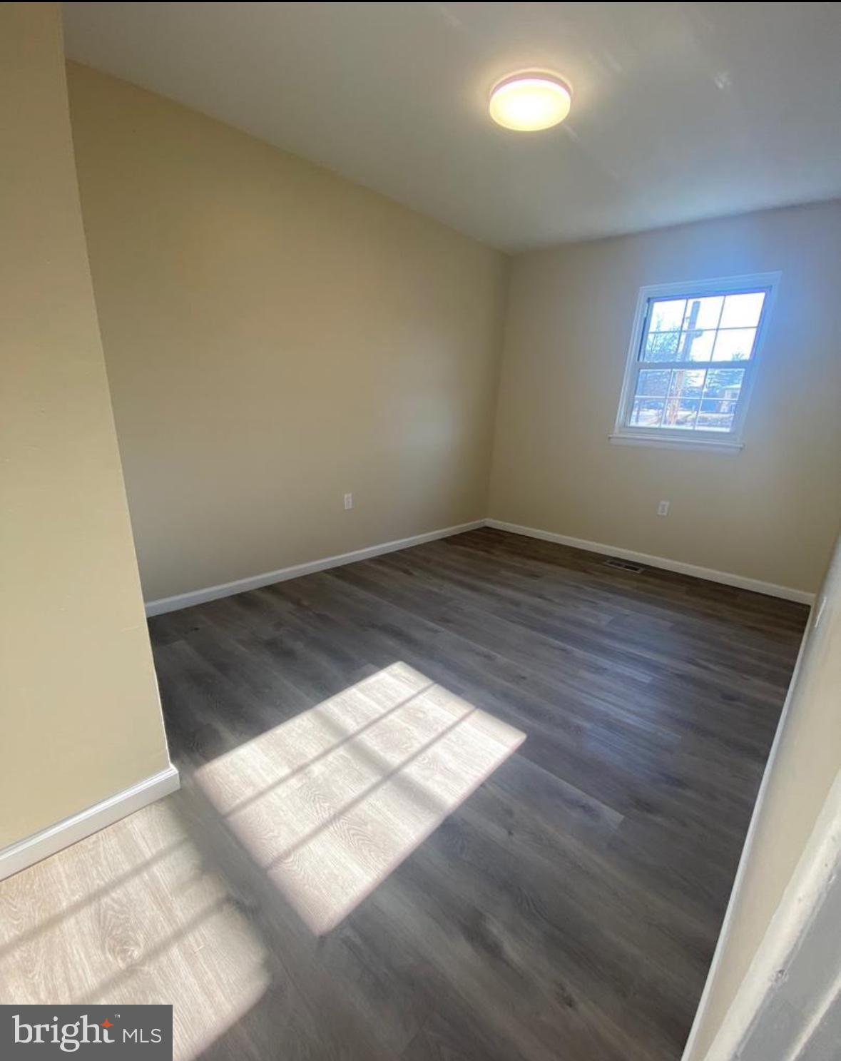 KINGS COURT - Residential Lease