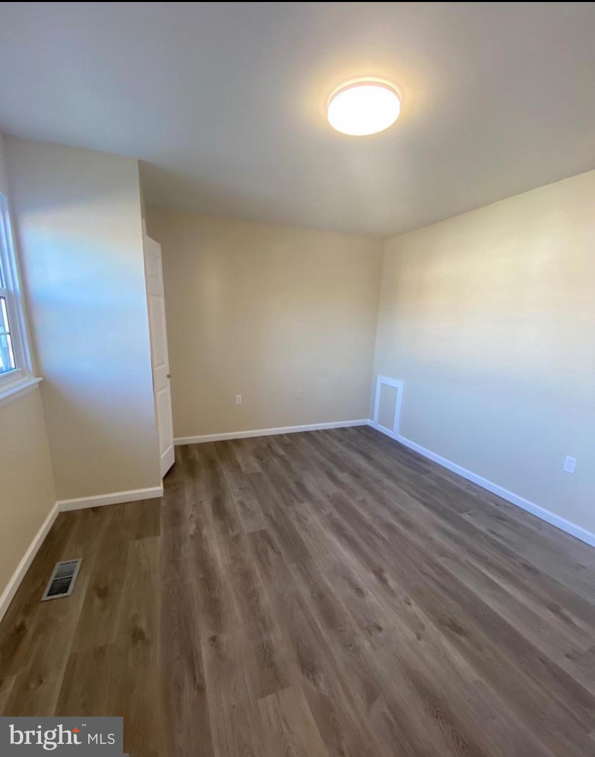 KINGS COURT - Residential Lease