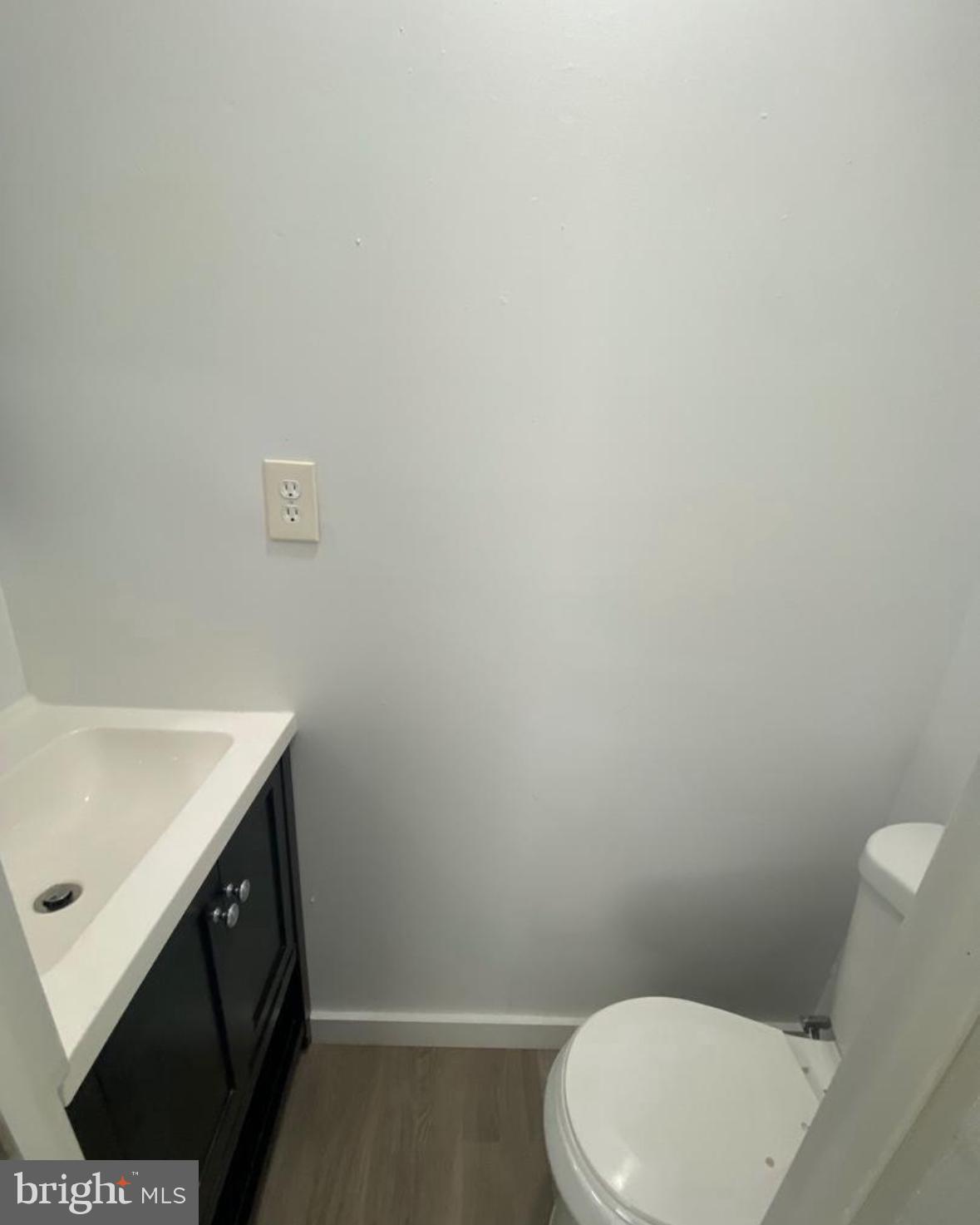 KINGS COURT - Residential Lease