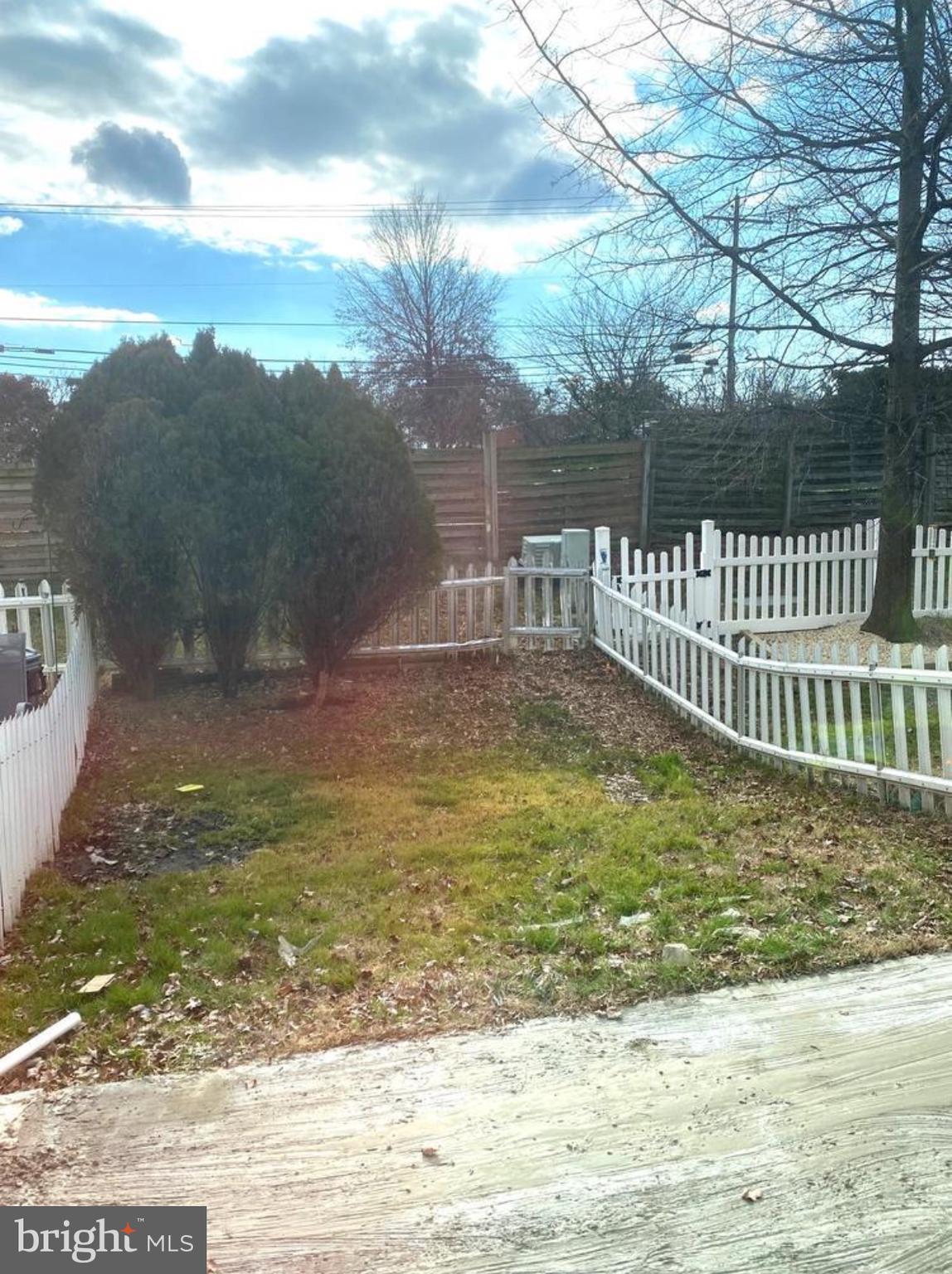 KINGS COURT - Residential Lease