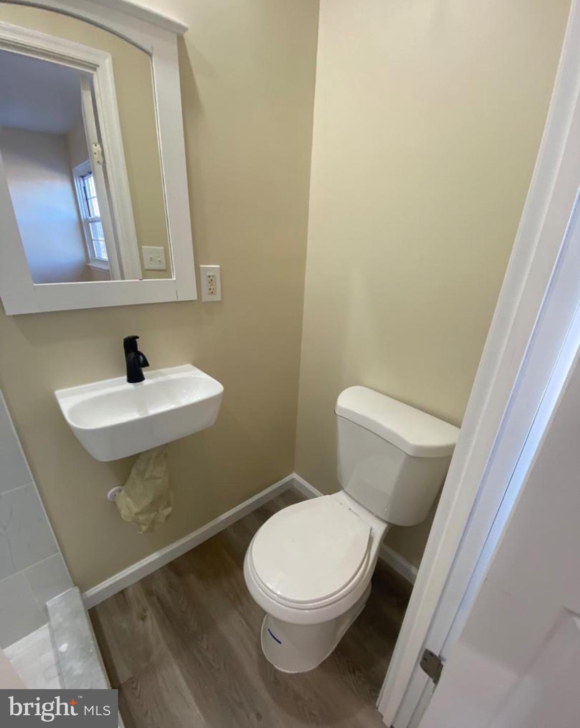 KINGS COURT - Residential Lease