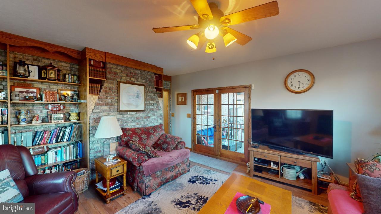 HUNT CLUB - Residential