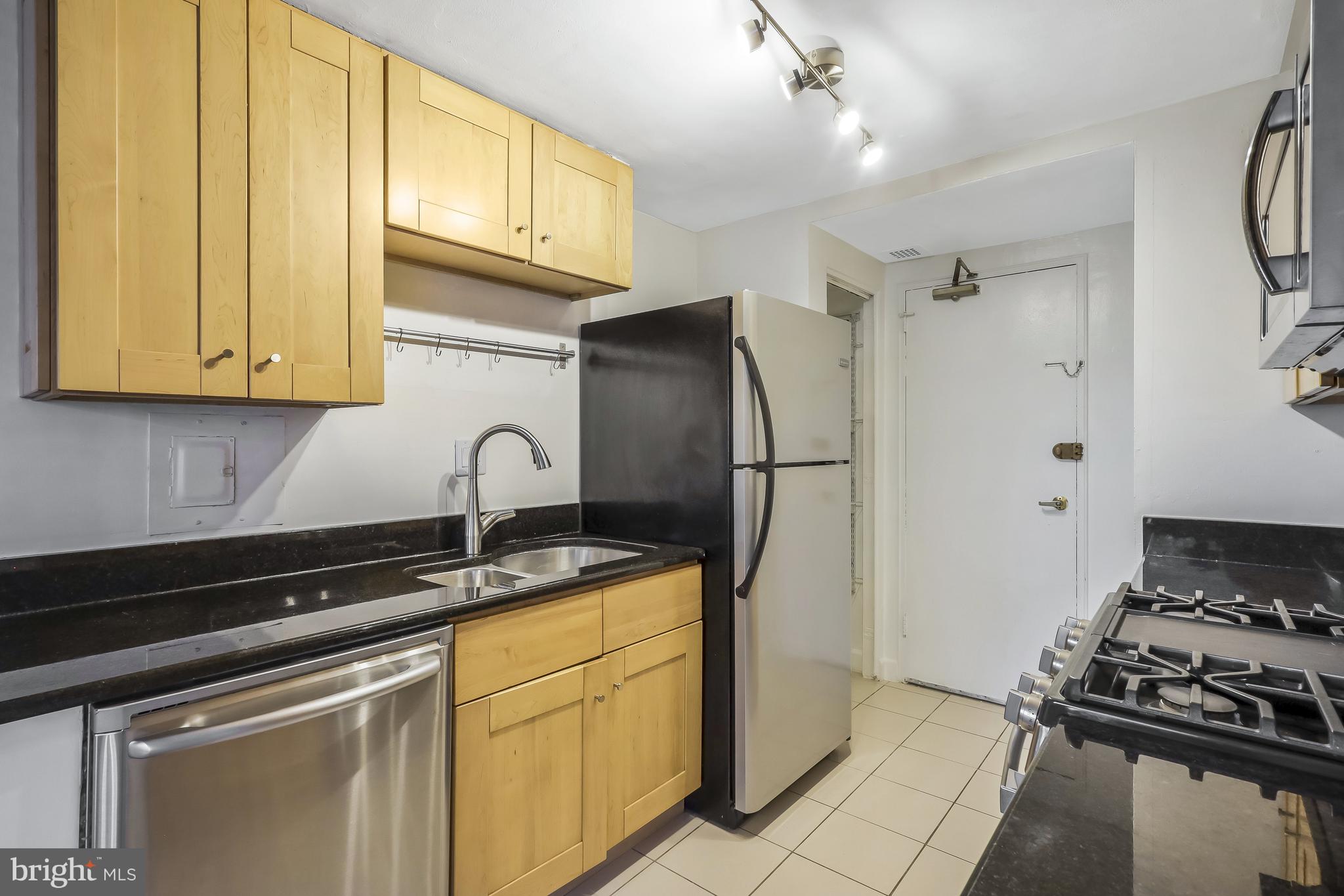 1830 COLUMBIA PIKE G-3