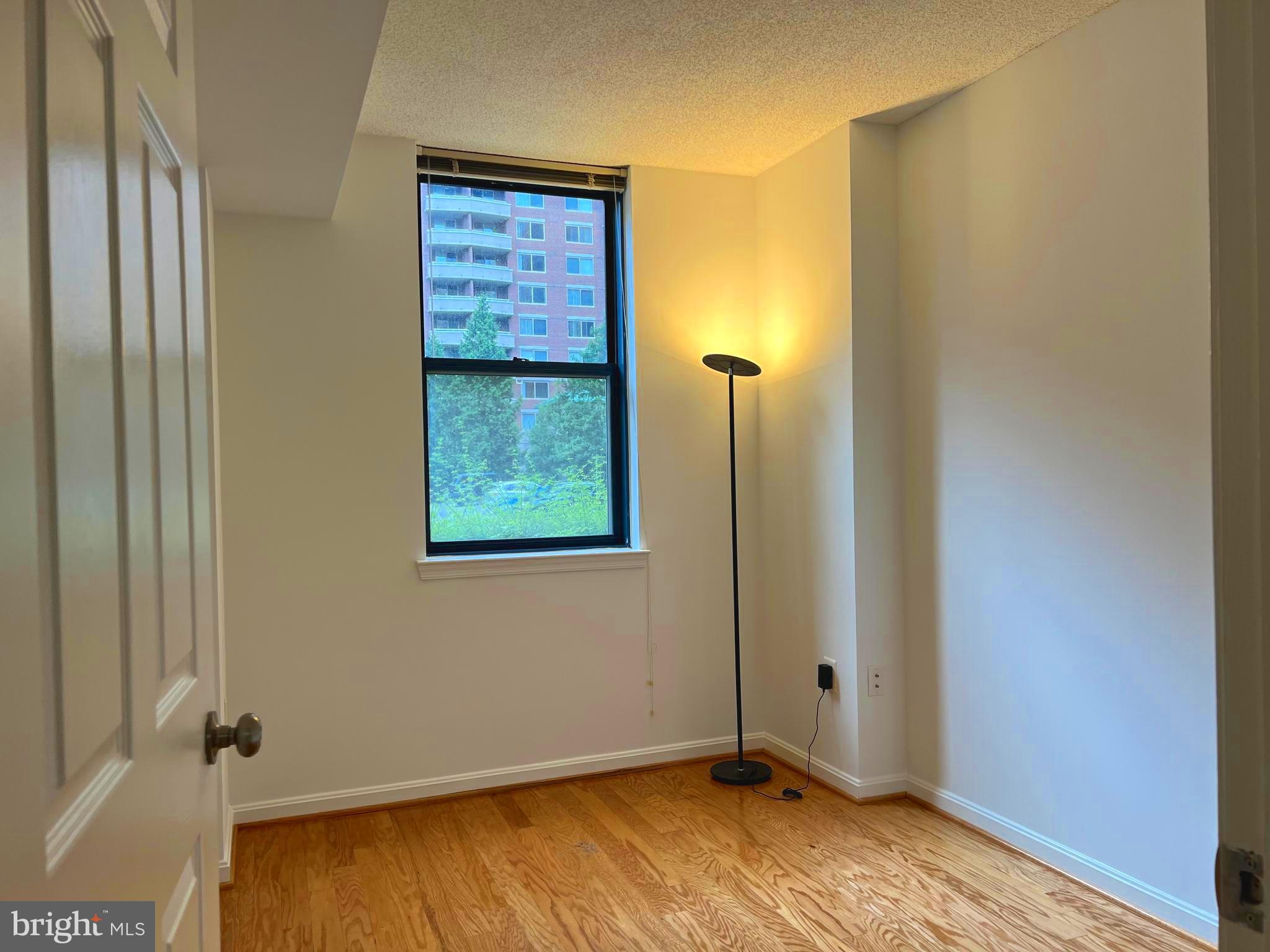 LEXINGTON SQUARE - Residential