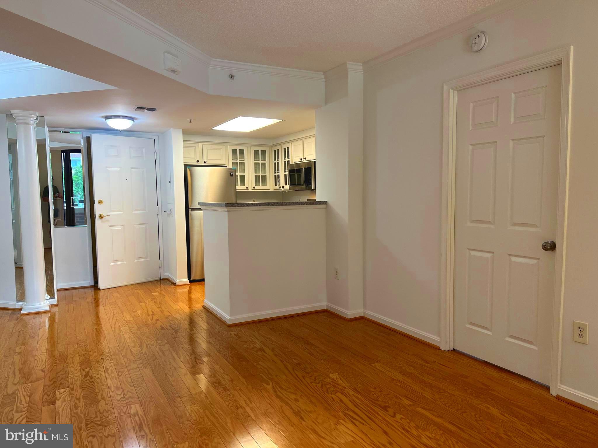 LEXINGTON SQUARE - Residential