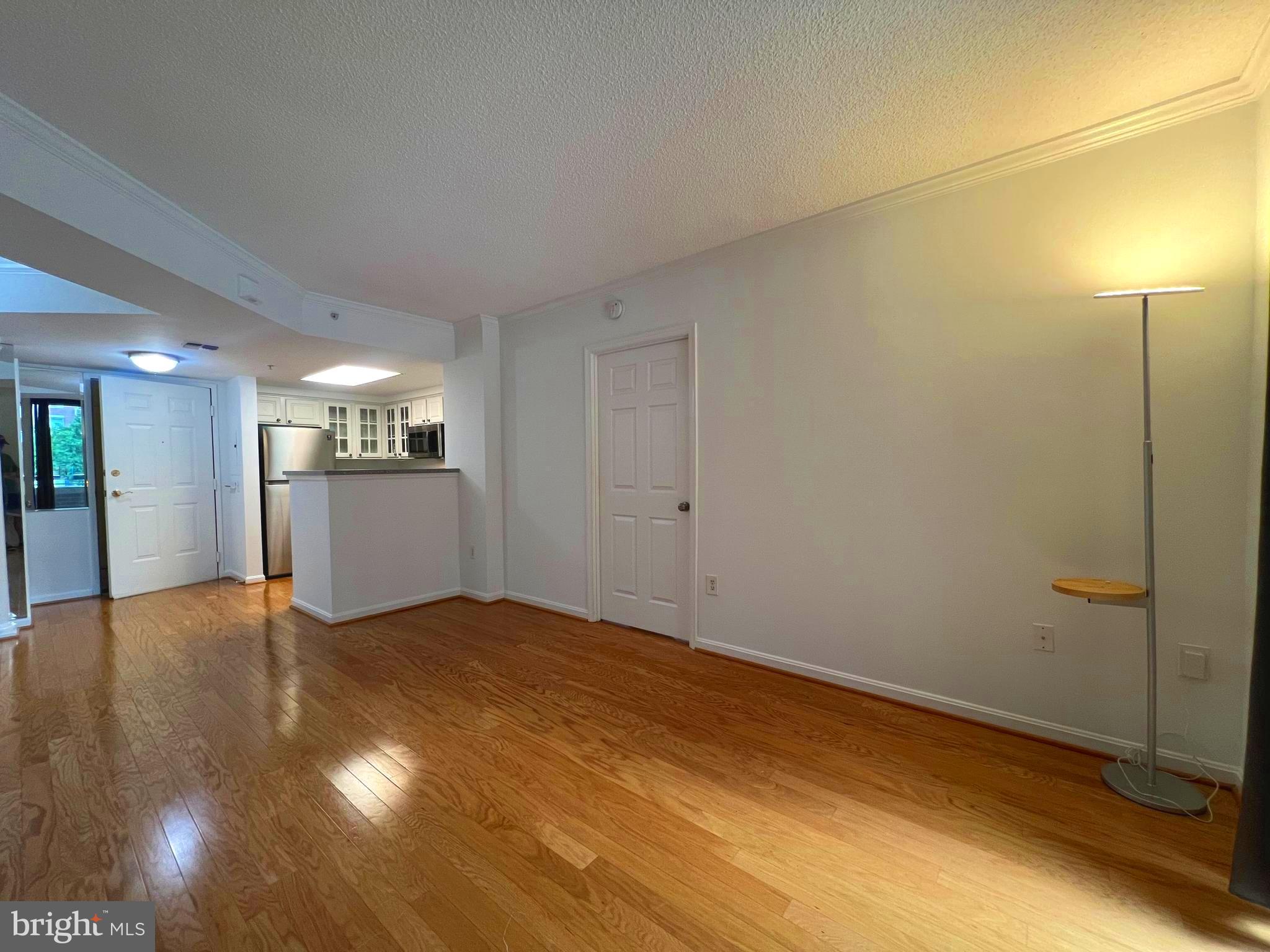 LEXINGTON SQUARE - Residential