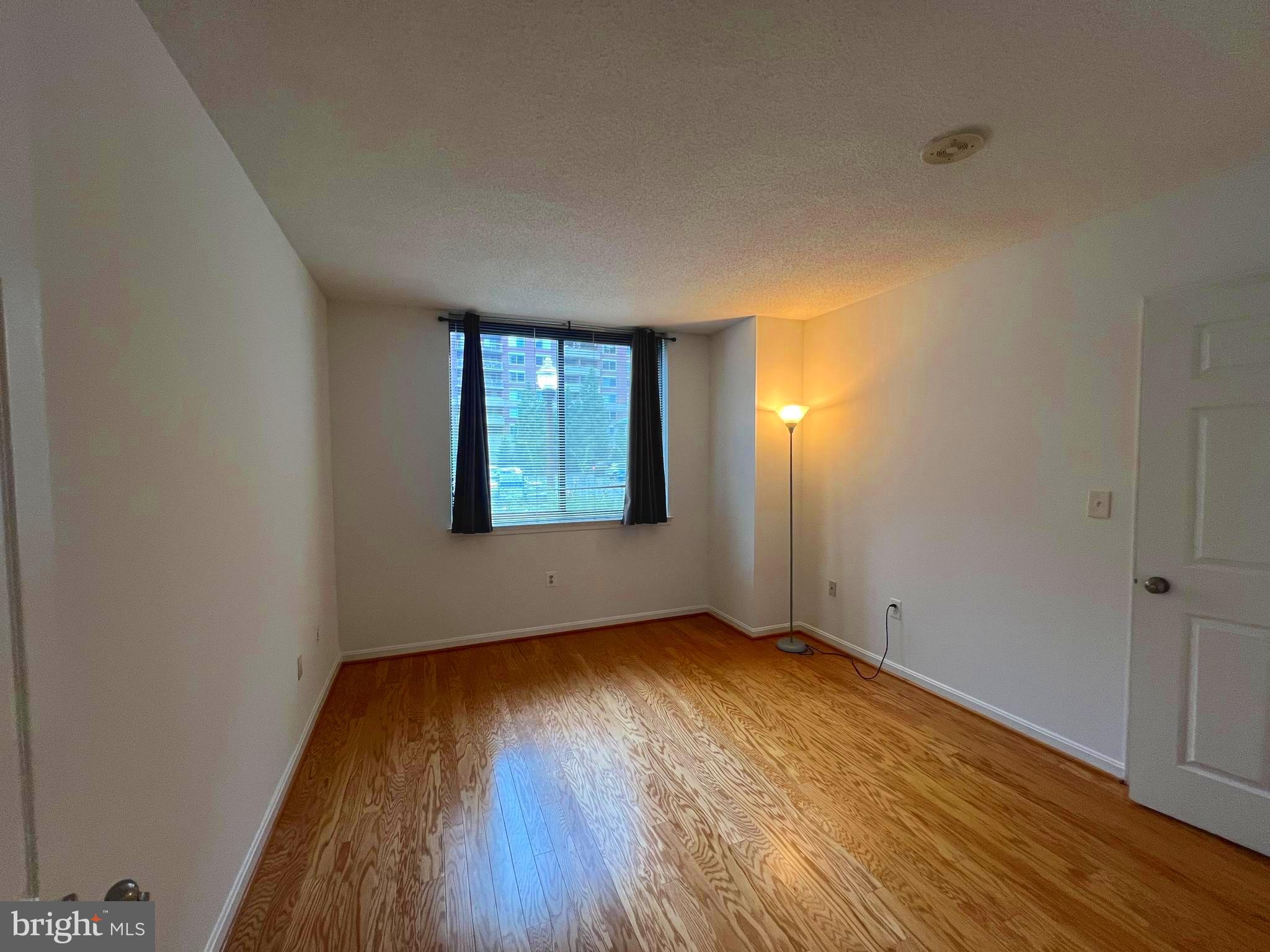 LEXINGTON SQUARE - Residential