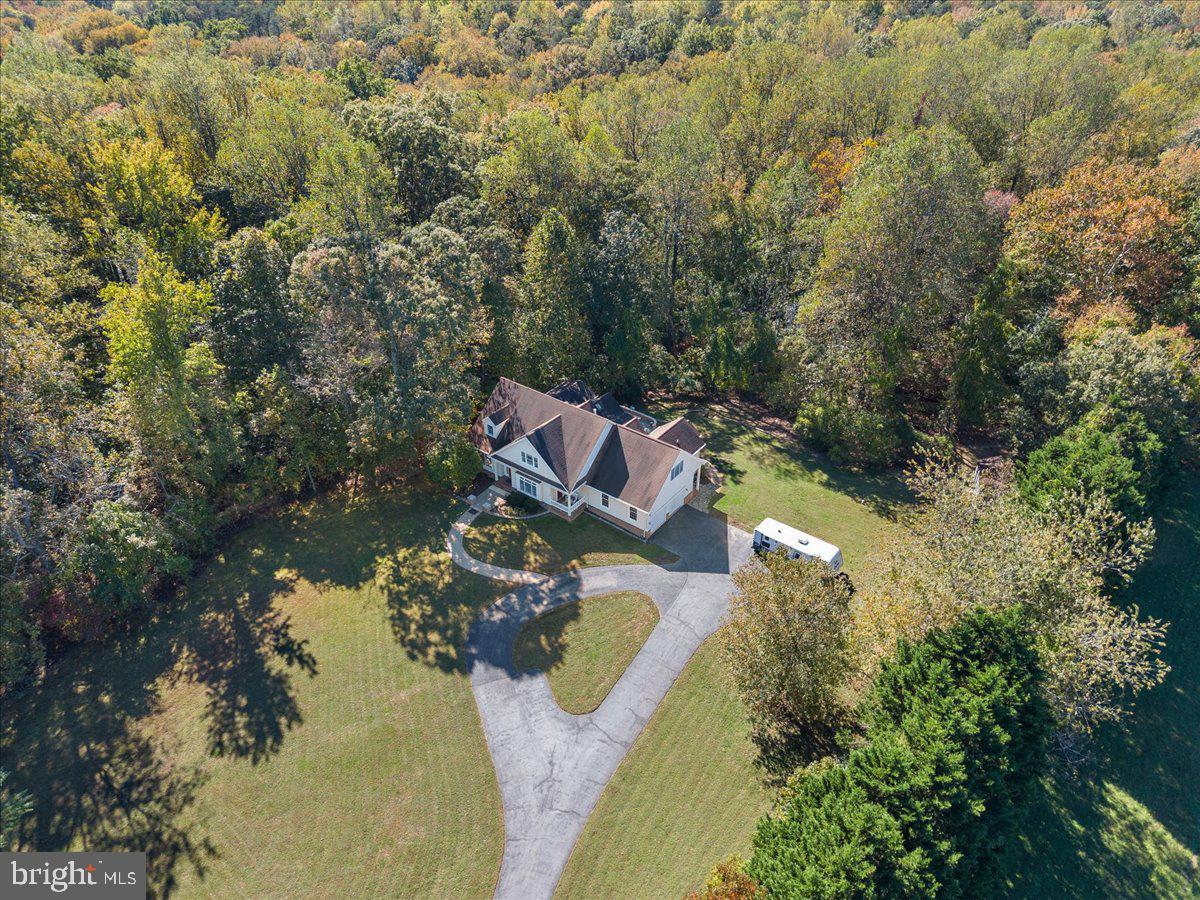 HUNTINGFIELDS MANOR - Residential