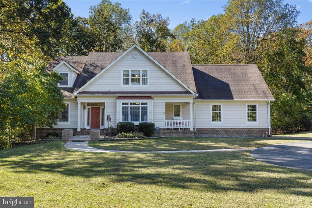Photo of 2250 Huntingfields Drive, HUNTINGTOWN, MD 20639 (MLS # MDCA2023736)