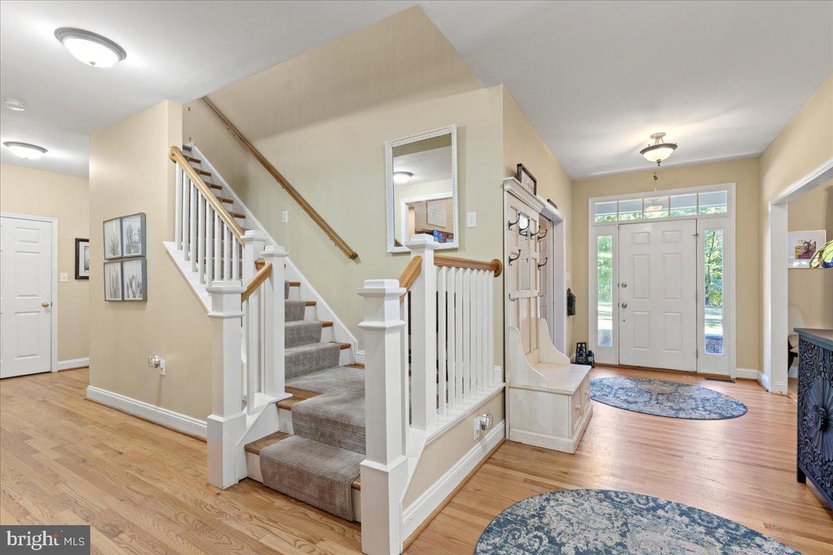 HUNTINGFIELDS MANOR - Residential