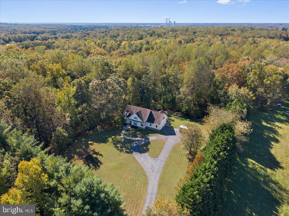 HUNTINGFIELDS MANOR - Residential