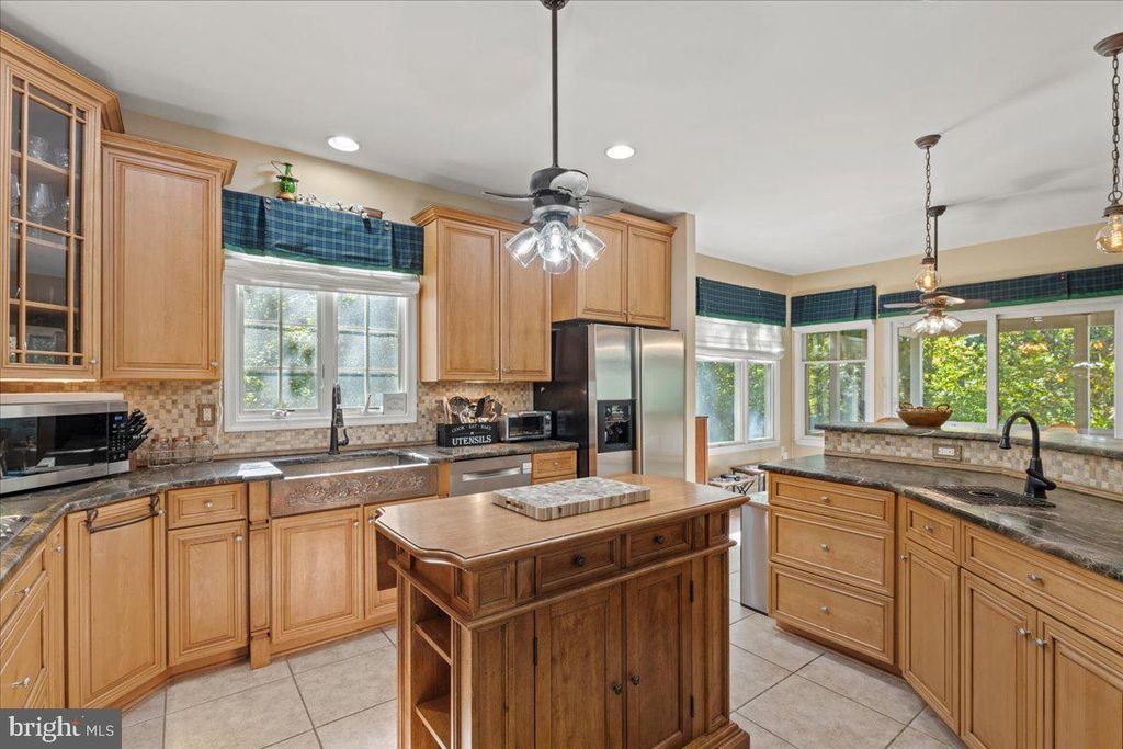 Photo of 2250 Huntingfields Drive, HUNTINGTOWN, MD 20639 (MLS # MDCA2023736)