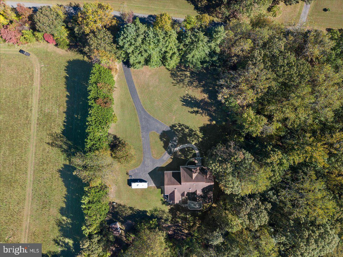 HUNTINGFIELDS MANOR - Residential