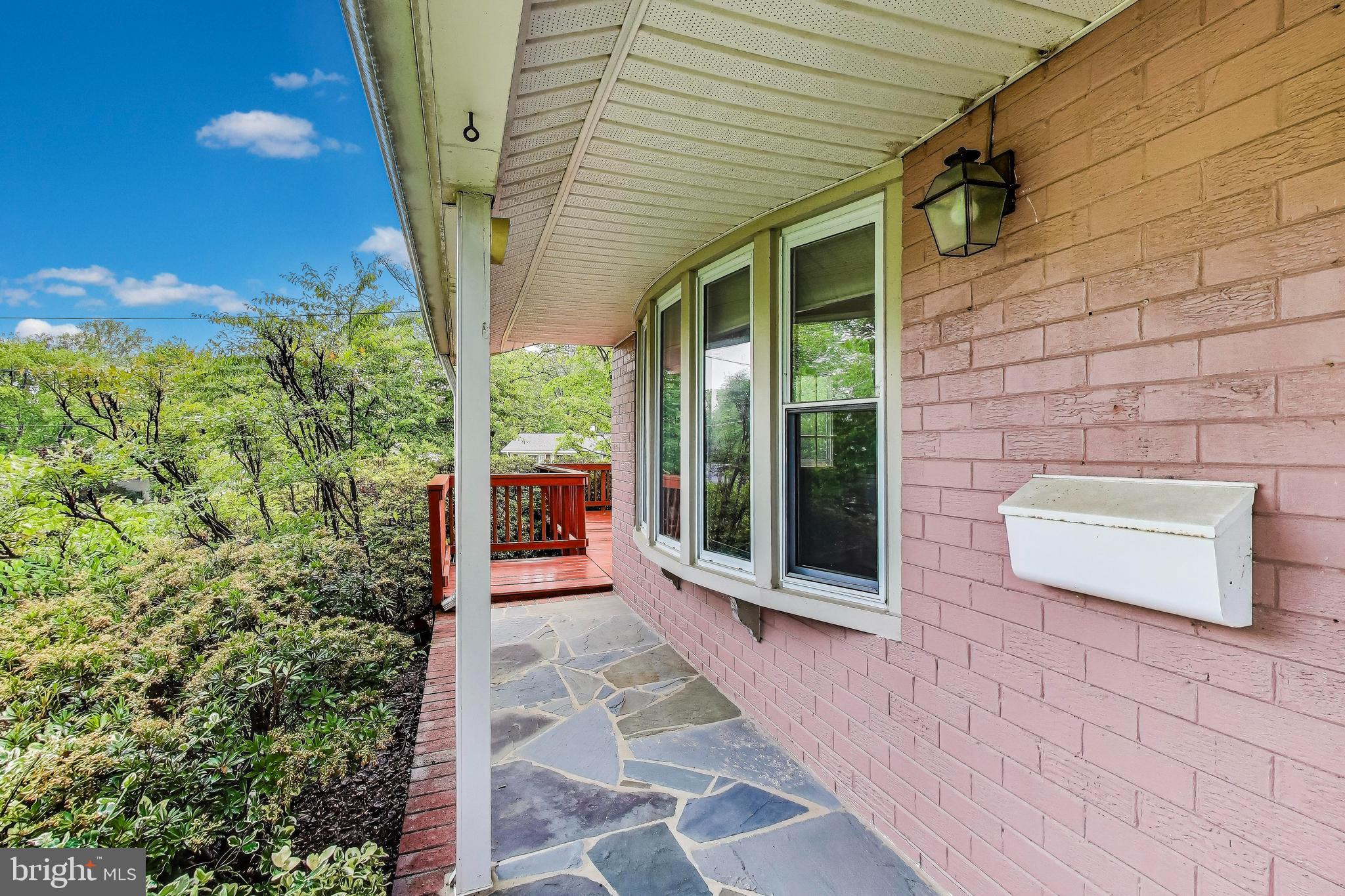 4951 ROSLYN ROAD