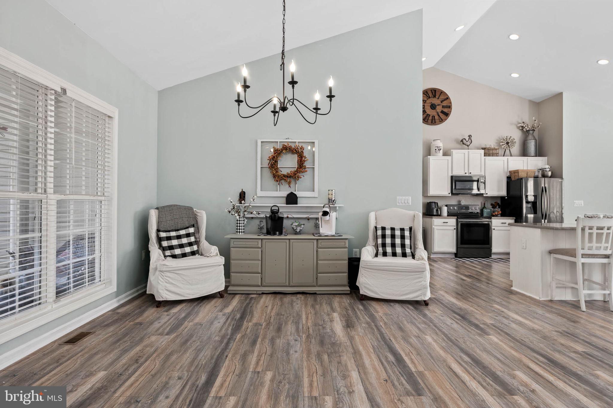 FRESHWATER ESTATES - Residential