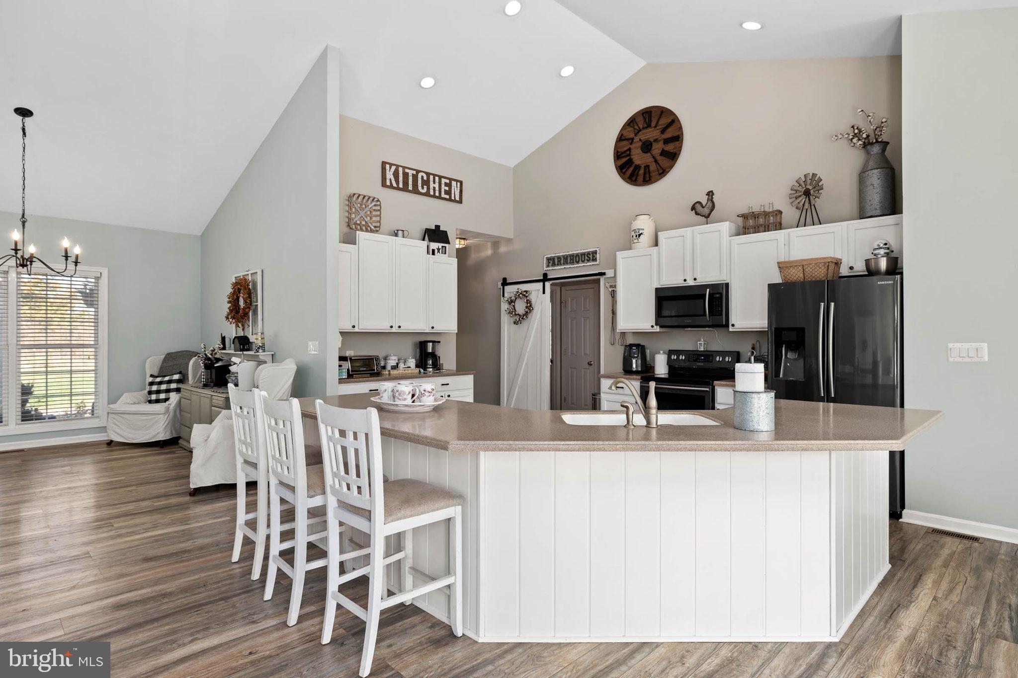 FRESHWATER ESTATES - Residential