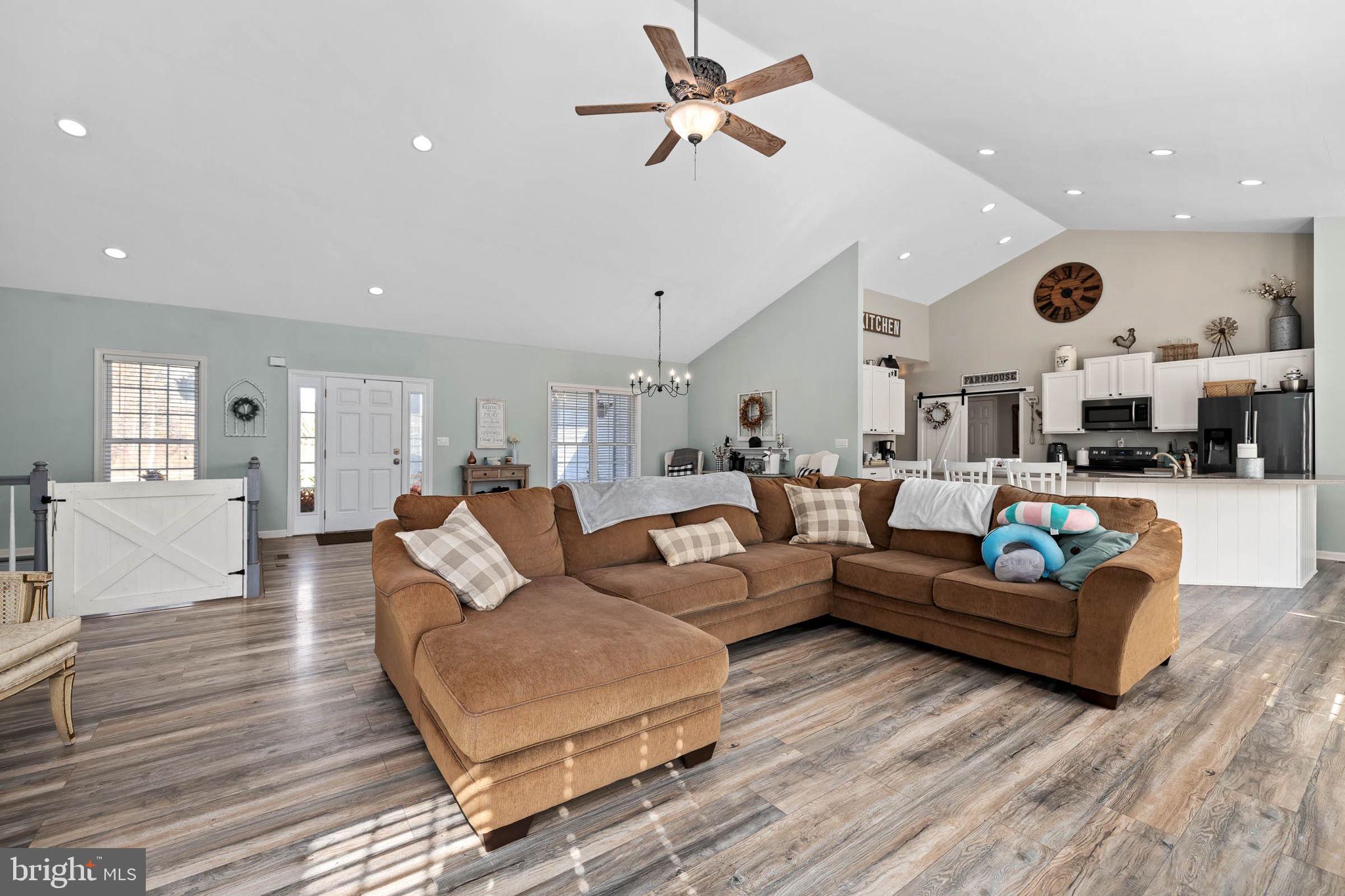 FRESHWATER ESTATES - Residential