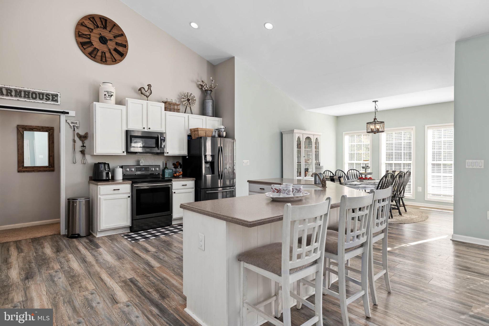 FRESHWATER ESTATES - Residential