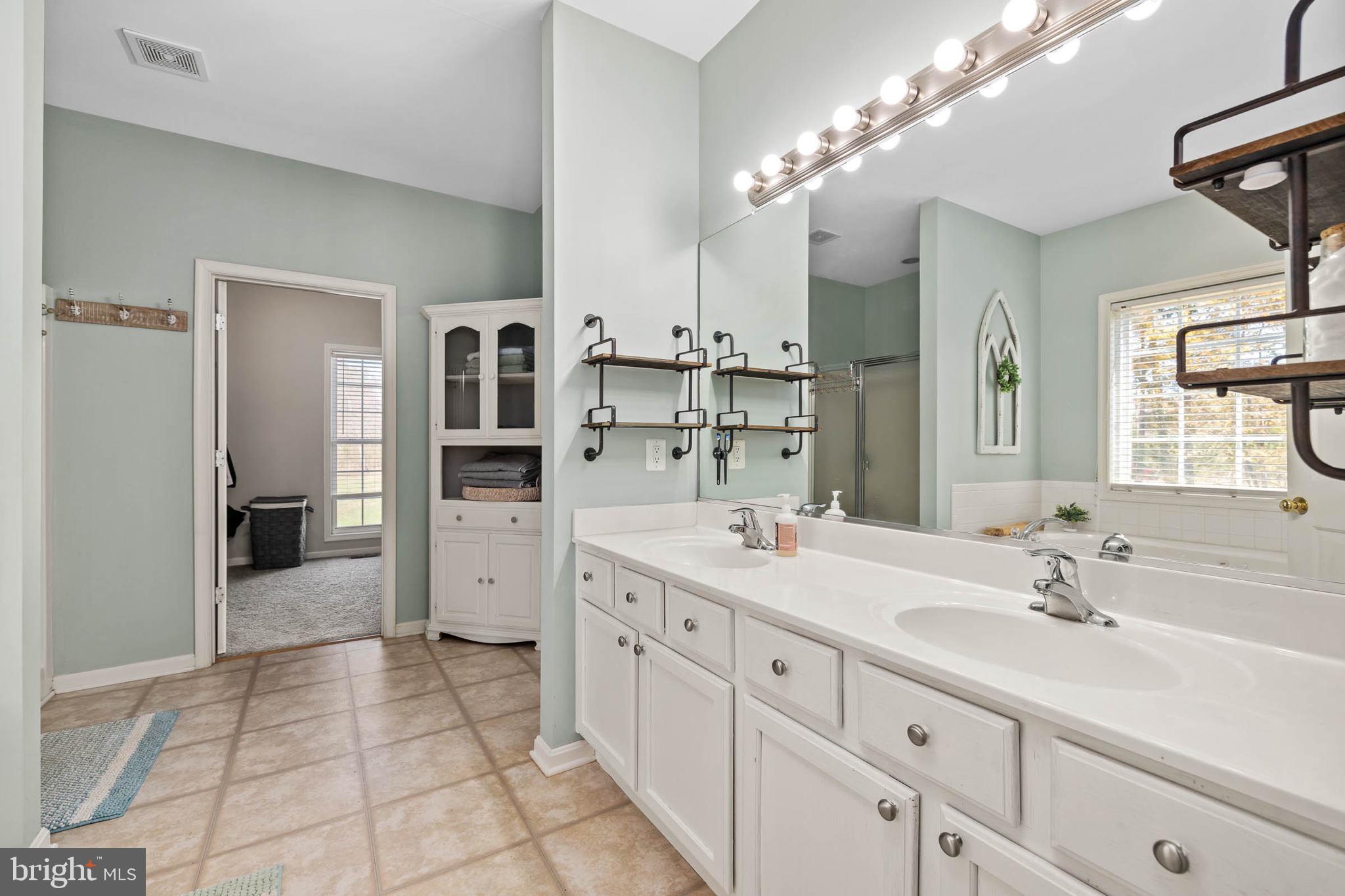 FRESHWATER ESTATES - Residential