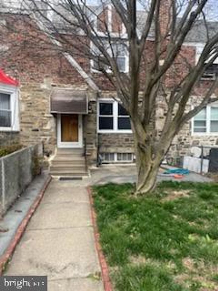 Step into style and comfort with this beautifully updated 3-bedroom, 2-bathroom home that’s ready to impress! Featuring brand-new flooring throughout, a fully remodeled kitchen with sleek finishes, and a brand-new roof, this home checks all the boxes. Fresh lighting inside and out adds a bright, modern touch, and a private entrance offers added convenience and privacy.

Located just minutes from public transportation and schools, this home is perfect for anyone looking for a blend of comfort and accessibility. All the hard work has been done—just move in and enjoy!