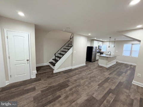 Townhouse For Rent - 607 Cheraton Road<br/> BALTIMORE, MD 21225