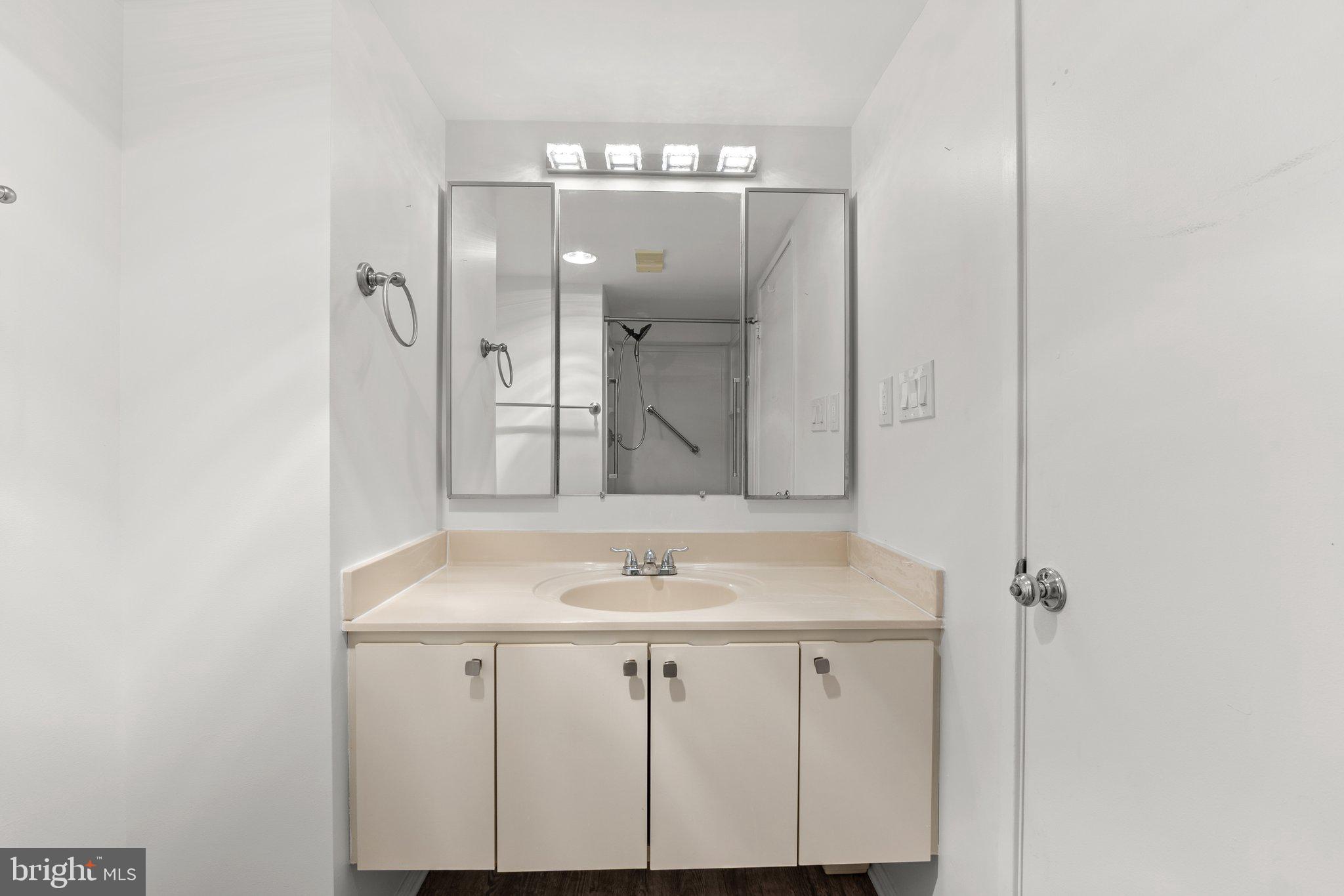 GREENS AT LEISURE WORLD - Residential