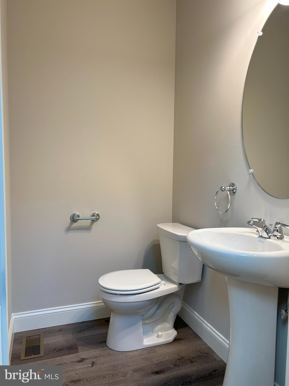 WOODLAND HILLS - Residential