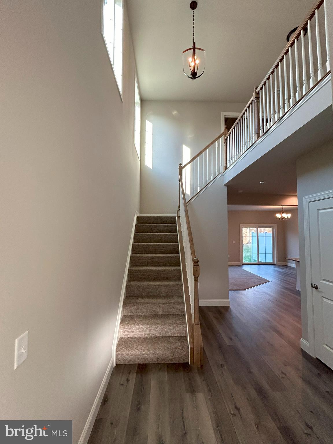 WOODLAND HILLS - Residential